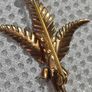 Vintage 9ct gold brooch Image 4