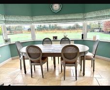Extendable Elegant Dining Table , 6 Chairs Set. Great Condition