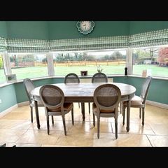 Extendable Elegant Dining Table , 6 Chairs Set. Great Condition