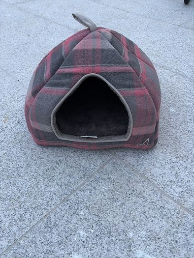 Cat bed