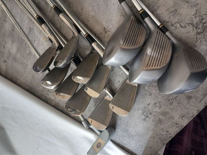 Masters Lady's golf clubs and bag.