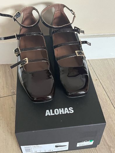 Alohas shoes size 38 /5 . New