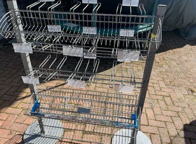 Q System for hanging bags of sweets