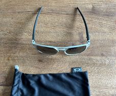 Oakley Latch Alpha, Matte Silver/Black Prizm Polarized