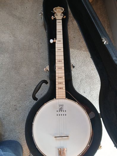 Immaculate condition Deering goodtime with Pick up  A/E 5 STRING BANJO