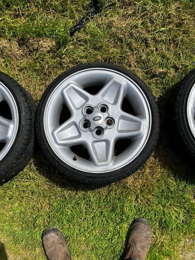 Land Rover Mondials