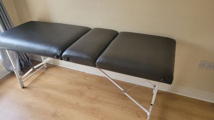 massage table
