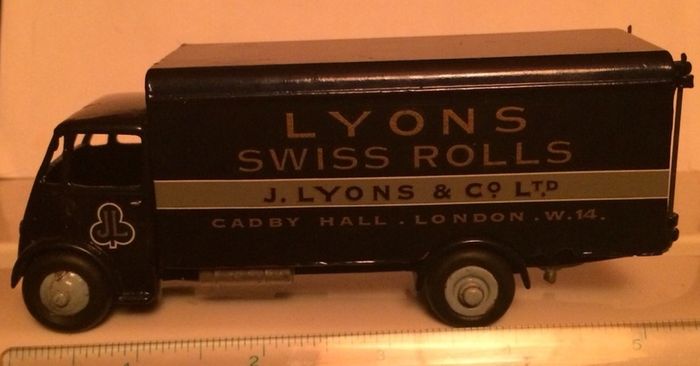 Dinky Toys Guy Van