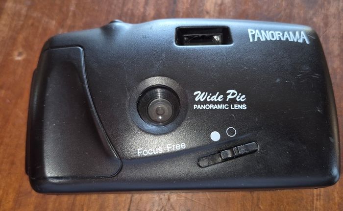 Vintage Panorama Wide Pic 35mm Film Camera - Focus Free Point & Shoot