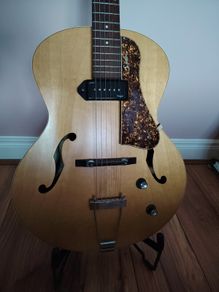Godin 5th Avenue archtop guitar