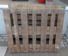 1 x Old Pallet