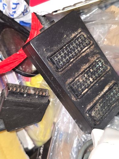 Joblot Electronics: controller, mobile + laptop chargers, laptop batteries, cables, etc