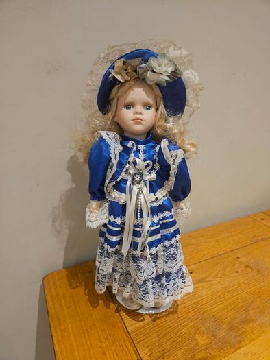 Antique style porcelain dolls.