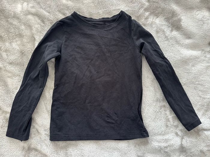 Plain black long sleeved top, 122/128cm, 6-8 years