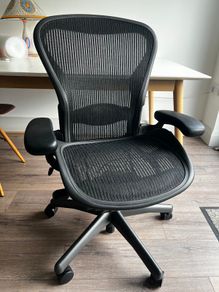 Herman Miller Aeron Chair size B