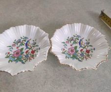 Set Of 2  Aynsley Made In England Fine English Bone China Pembroke Reproduction Of An Eighteenth Century Aynsley Design  20.00 Euro Each Or  35.00 Euro For The Tow.