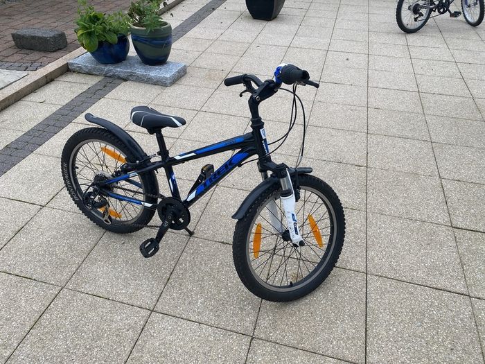 boys 16 inch Trek bike