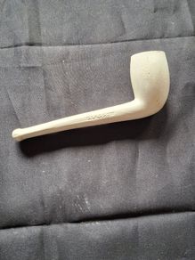Beautiful Old Clay Pipe, Postage Available