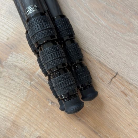 Sirui ST-124 carbon fibre tripod compact, as new.