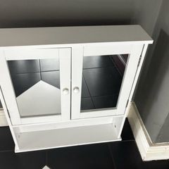 Bathroom cabinet