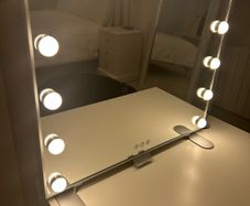 vanity mirror