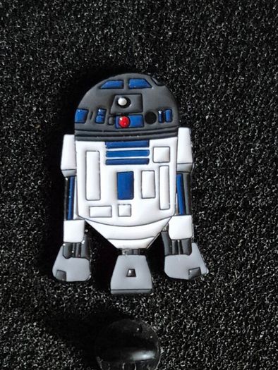 Star wars , pin back badges.