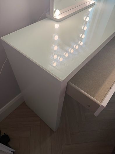 IKEA malm vanity / dressing table with mirror