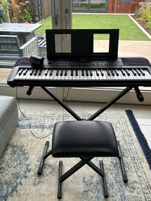 Yamaha keyboard YPT-270 with stand and stool