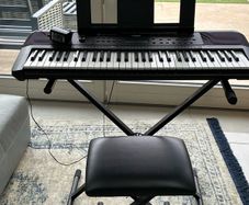 Yamaha keyboard YPT-270 with stand and stool