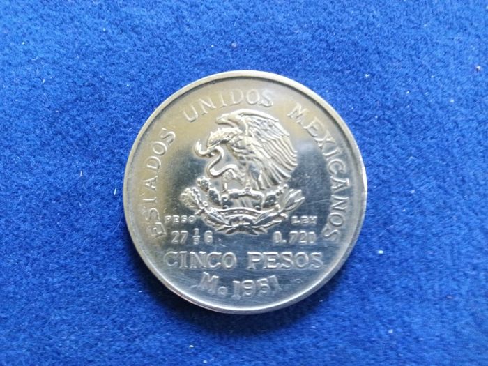 Mexican Silver 5 Pesos Coin