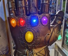 Thanos infinity gauntlet