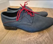 Navy shoes, size uk4