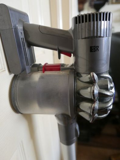Dyson DC59 Animal Handstick Upright Bagless Vacuum Cleaner Vacuum Cleaner (works well)