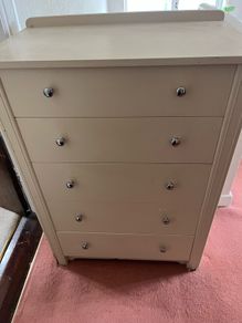 Chest of drawers