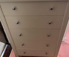 Chest of drawers
