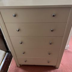 Chest of drawers