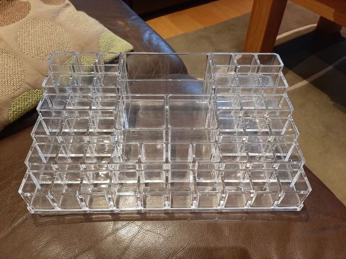 Six tiered lipstick / make up holder