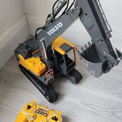 Volvo Remote Control Excavator Ref: