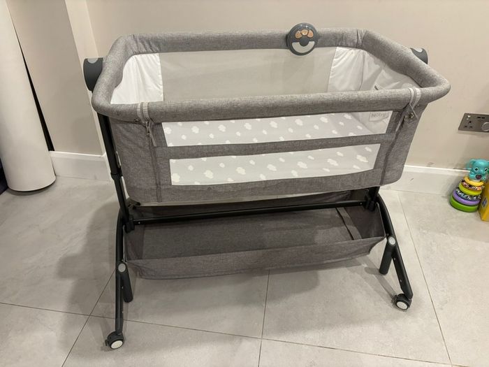 Nuby Sleep by me Crib- Co sleeper