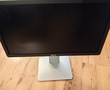 Dell P2014ht 20" Screen, 1 X Dvi, 4 X Usb, 1 X Vga Connections. Height Adjustable Stand. Good Condition.