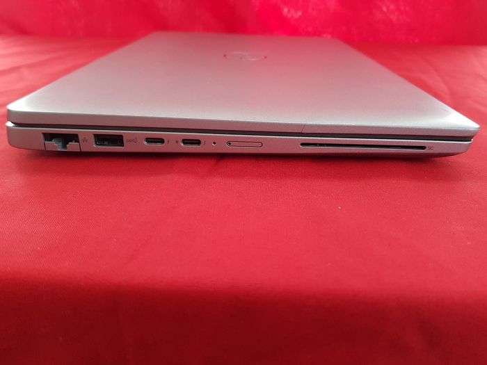 Dell Latitude 5440, i7 Cpu (13th gen), 32 GB Ram, 512 GB Storage (SSD)