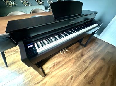 Yamaha Clavinova CLP-535 in dark rosewood