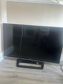 LG 42 inch TV with Stand