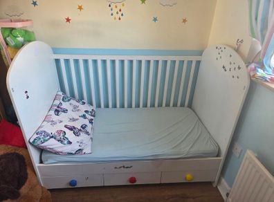 Cot bed