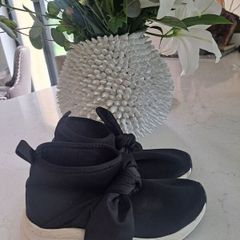 Girls zara black bow boots 32 uk13