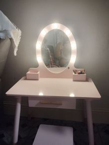makeup table