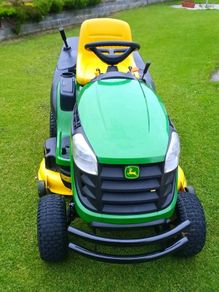 John Deere Ride On Lawnmower