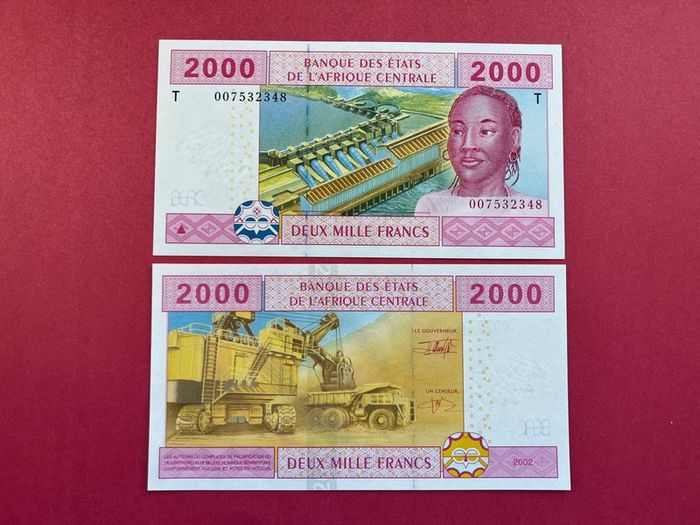 Central African States. 2000 Francs 2002 UNC   Pick 108a ( T ) Congo  )