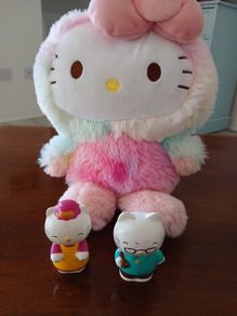 hello kitty rainbow plush soft toy teddy with 2 hello kitty figures
