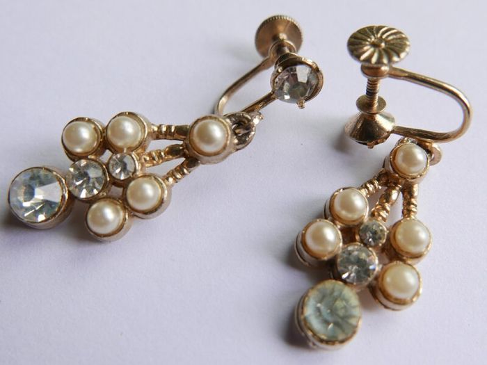 Vintage Earrings feature gold-tone screwback closures adorned with faux pearls and rhinestones